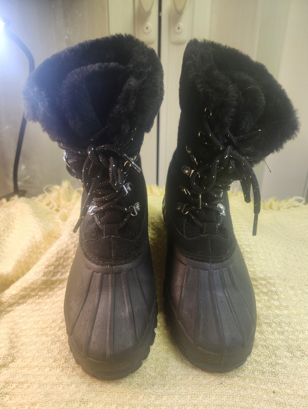 Skechers Women's Black Lace-Up Faux Fur Winter Boots